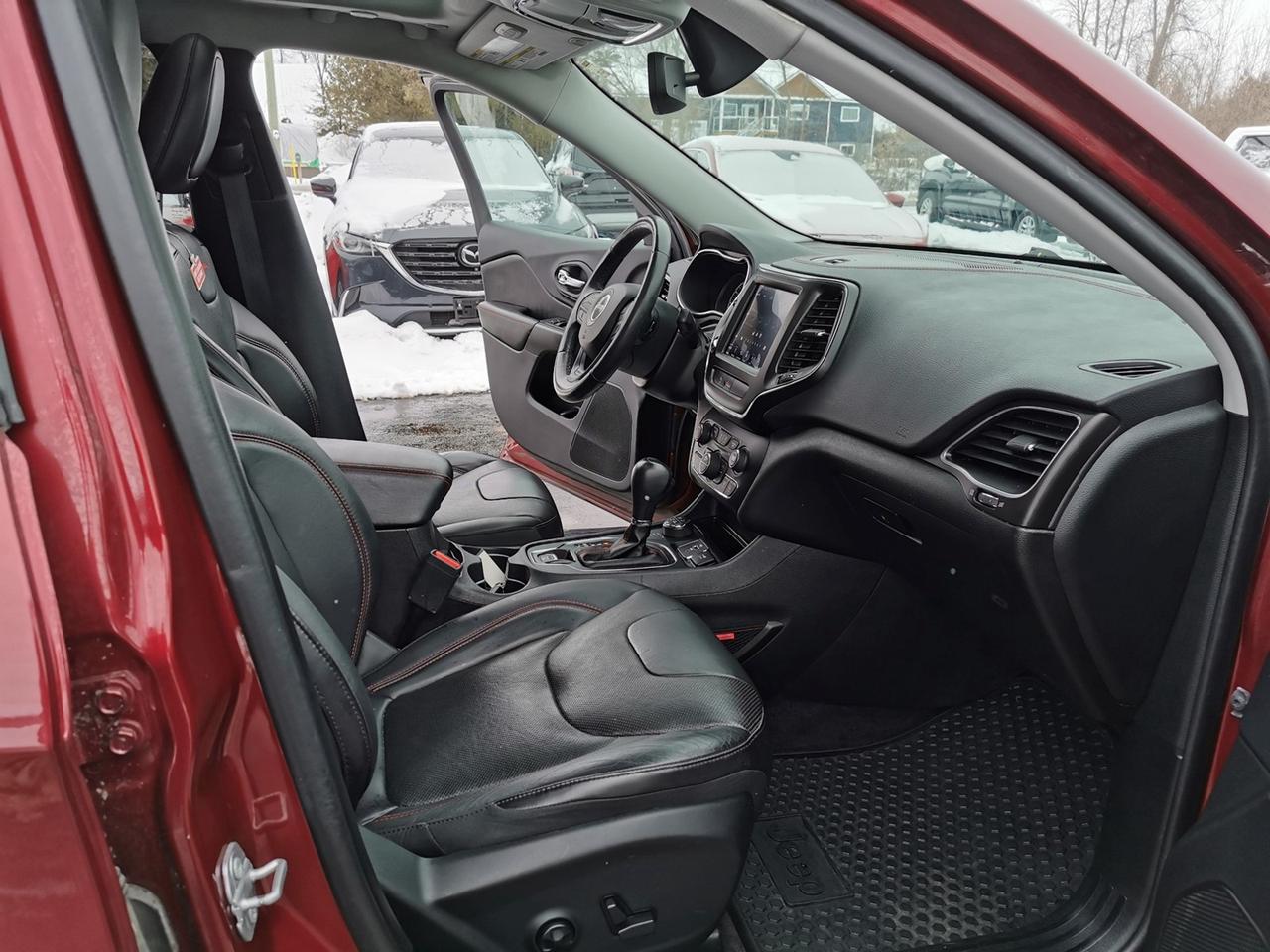 2019 Jeep Cherokee Trailhawk Photo