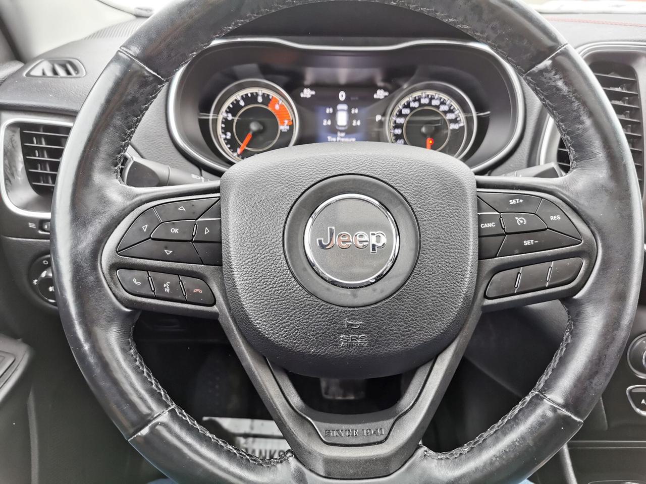 2019 Jeep Cherokee Trailhawk Photo