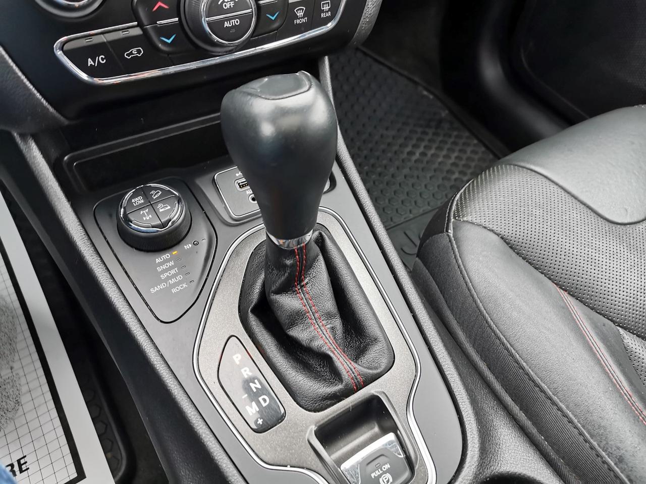 2019 Jeep Cherokee Trailhawk Photo