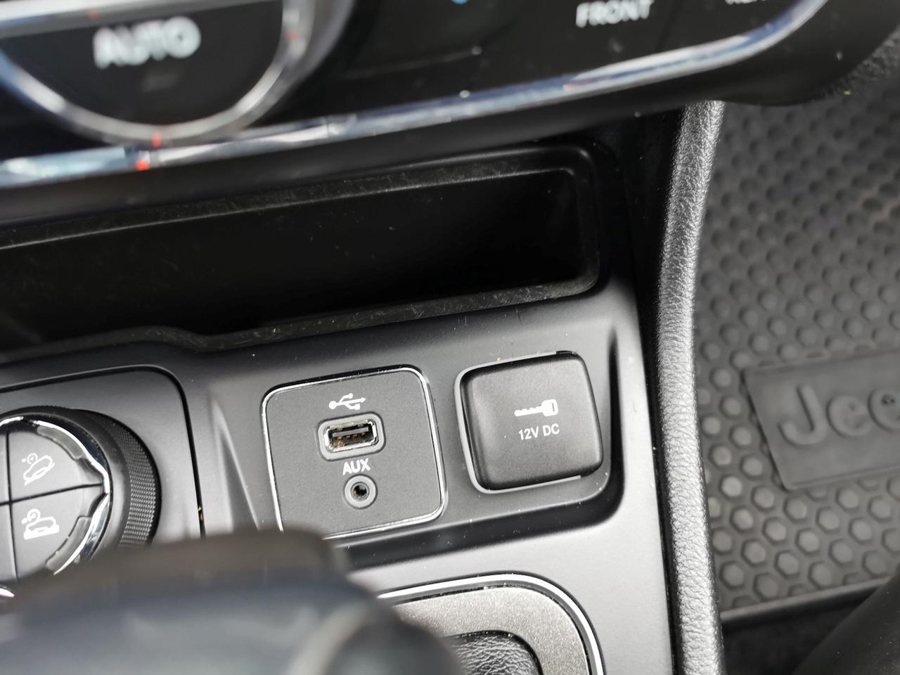 2019 Jeep Cherokee Trailhawk Photo