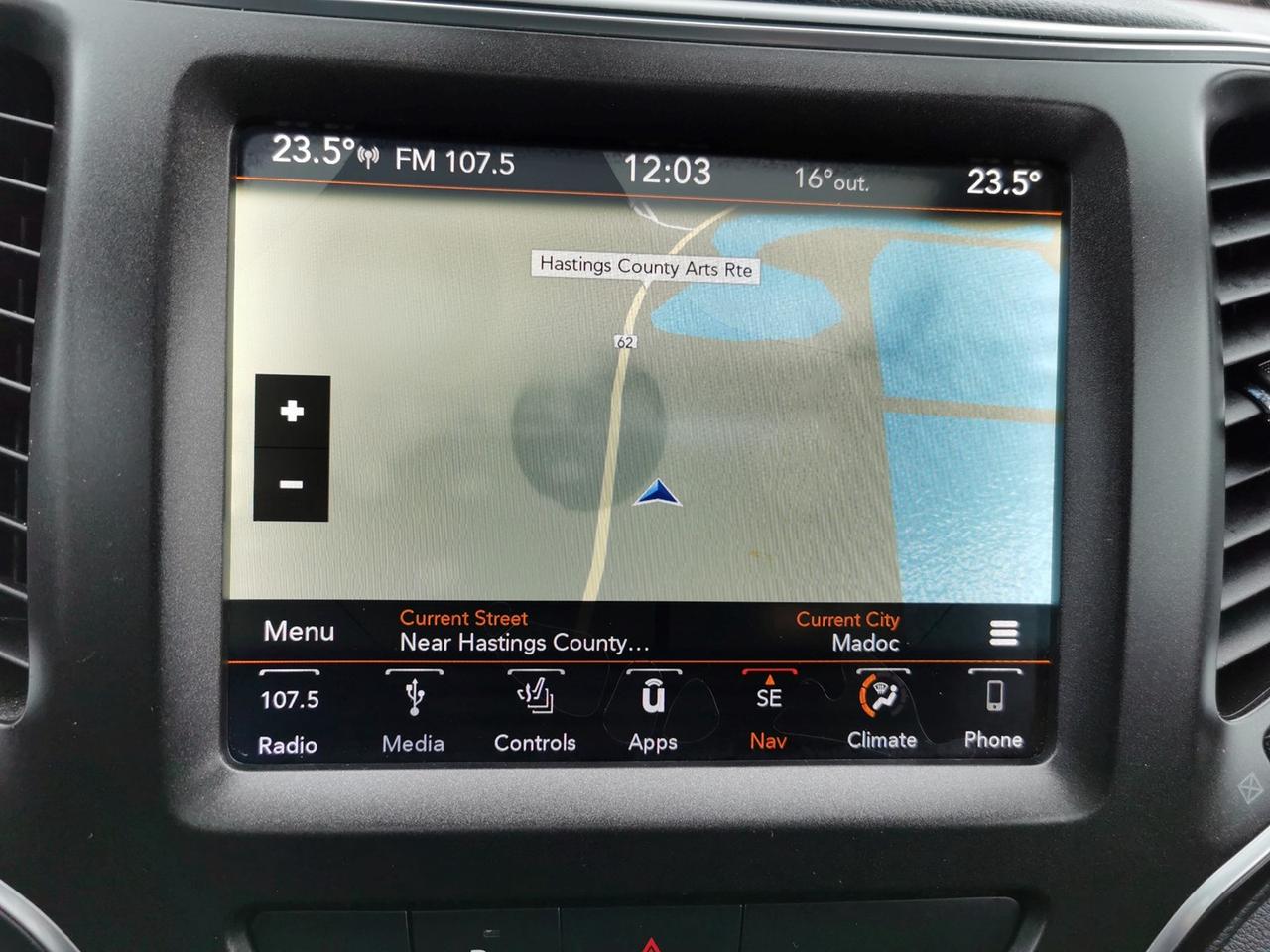 2019 Jeep Cherokee Trailhawk Photo