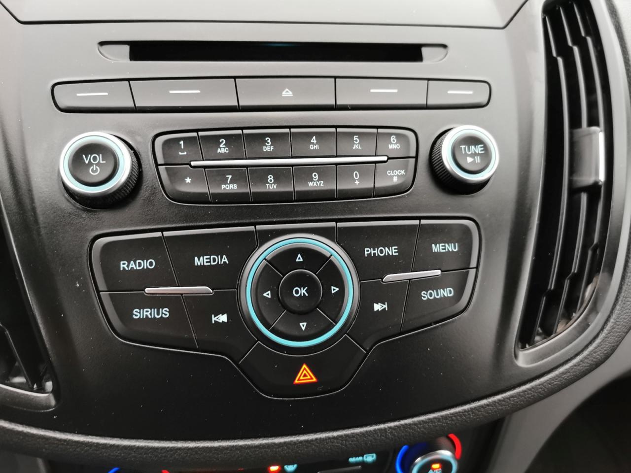 2017 Ford Escape SE Photo