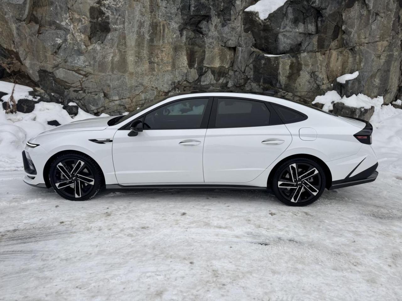 2025 Hyundai Sonata 2.5T N Line Ultimate FWD Photo3