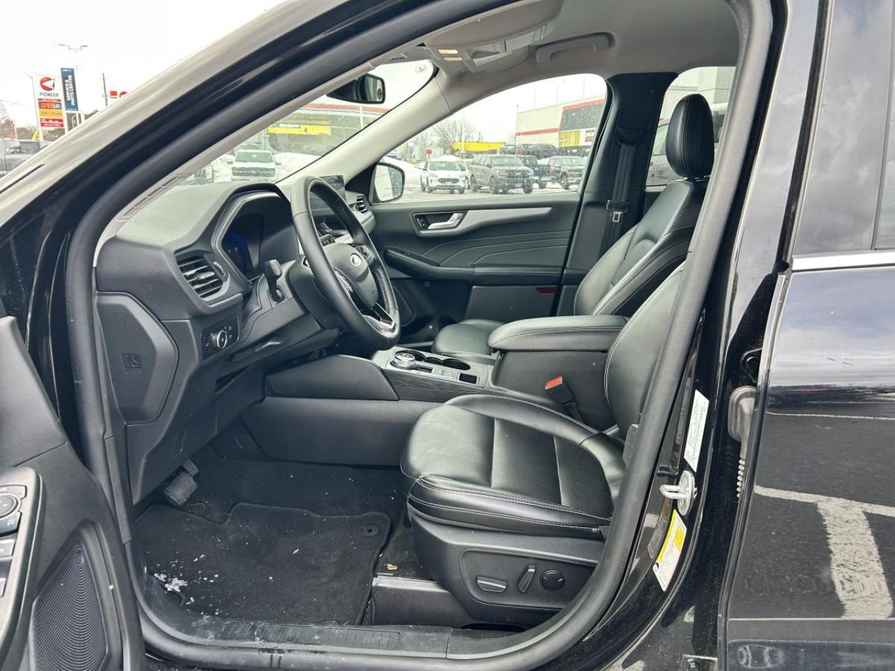 2025 Ford Escape Platinum Photo