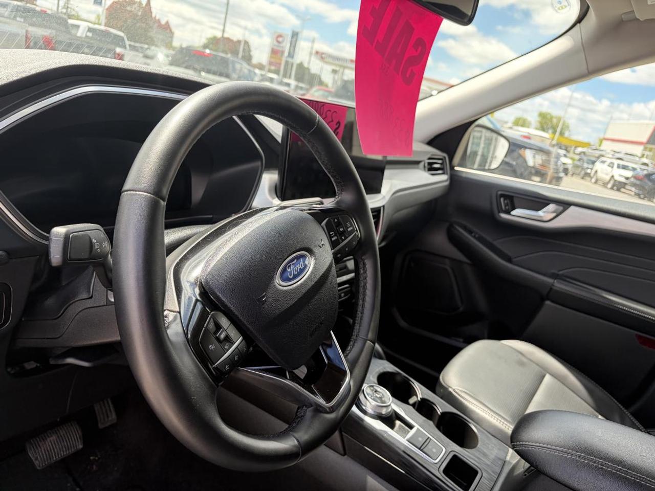 2025 Ford Escape Platinum Photo