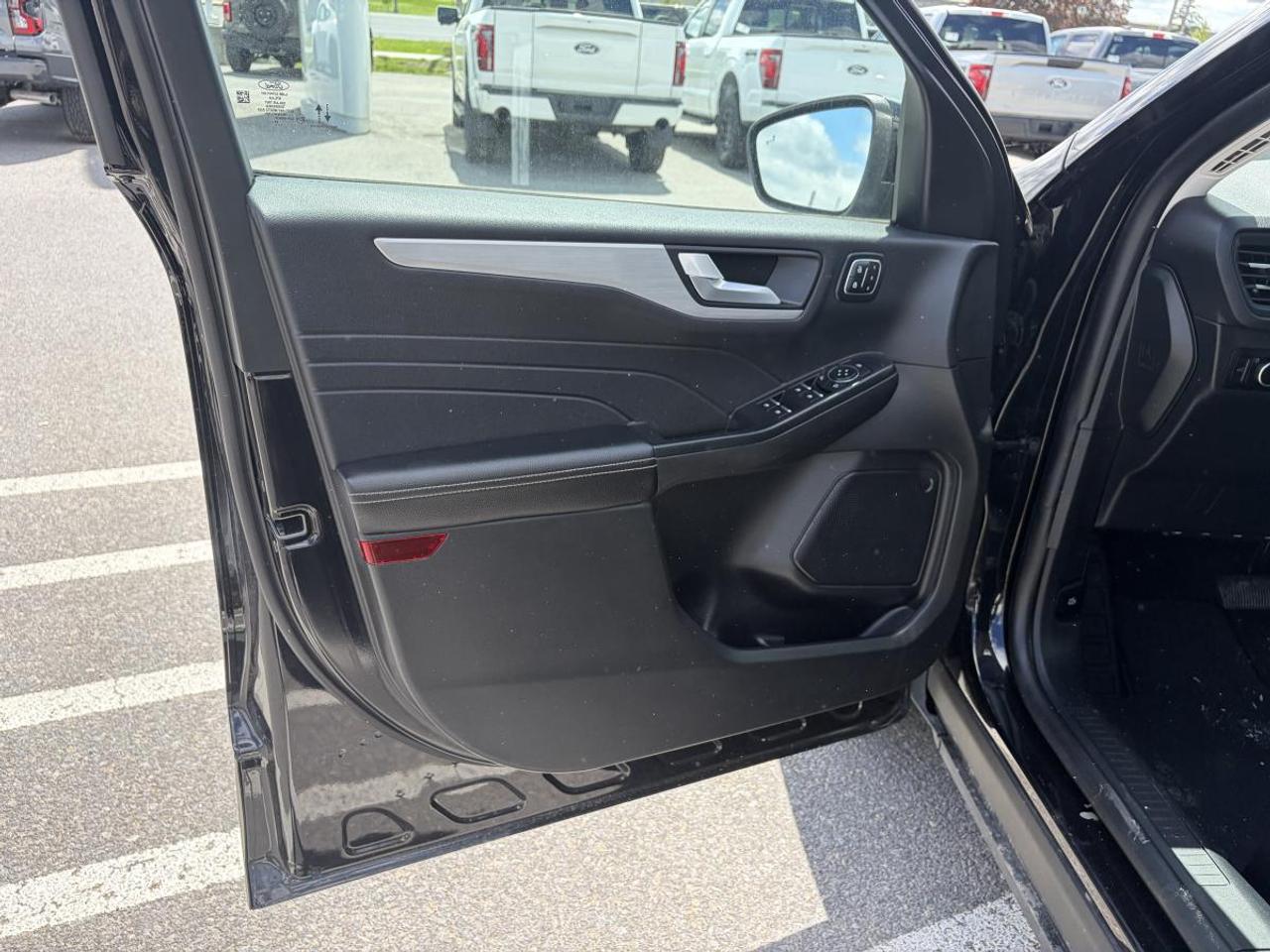 2025 Ford Escape Platinum Photo