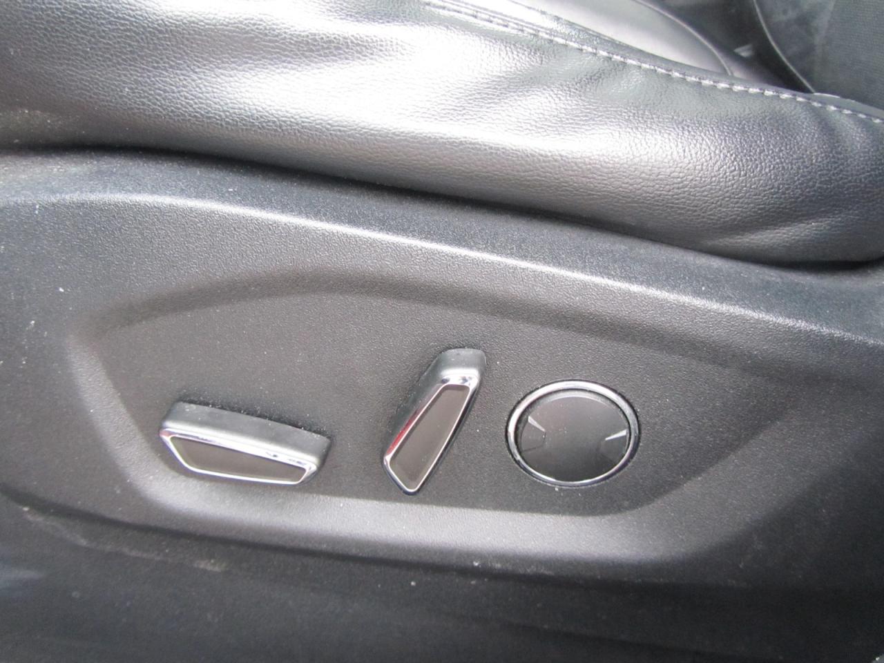 2016 Ford Edge 4DR TITANIUM AWD Photo