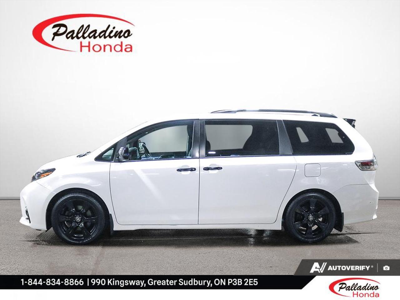 2020 Toyota Sienna SE Photo2