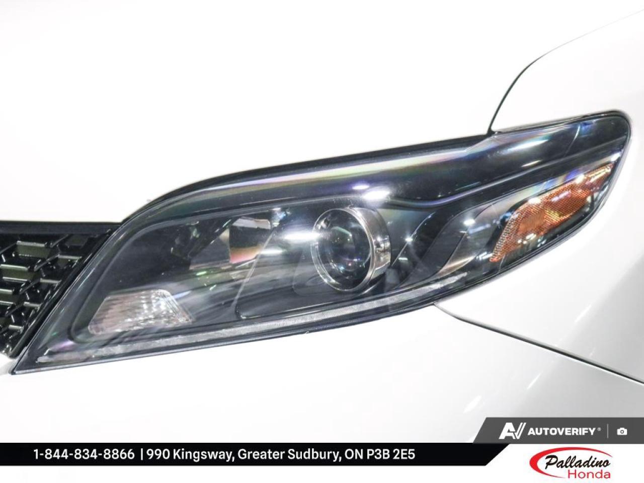 2020 Toyota Sienna SE Photo