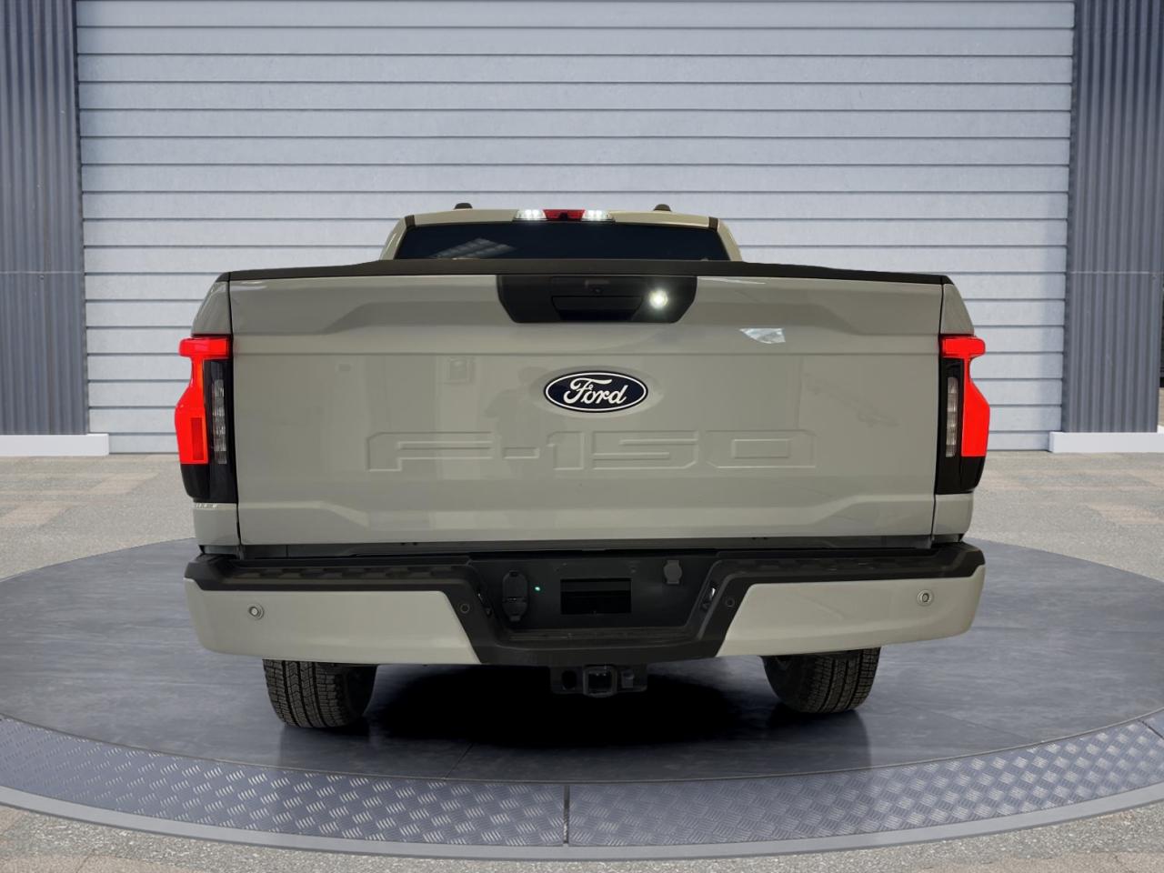 2024 Ford F-150 Lightning XLT Photo4