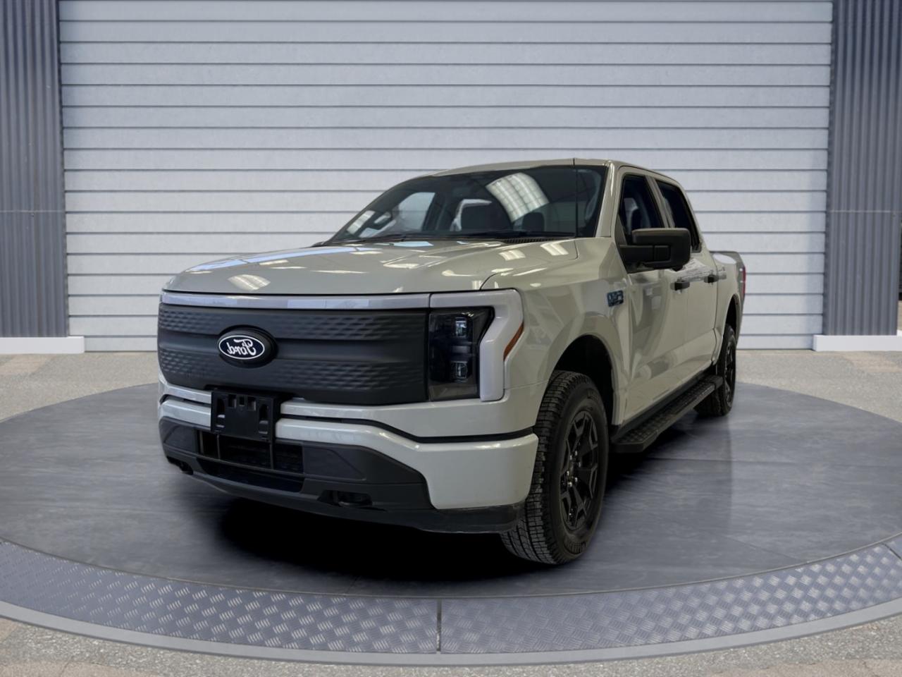 2024 Ford F-150 Lightning XLT Photo0