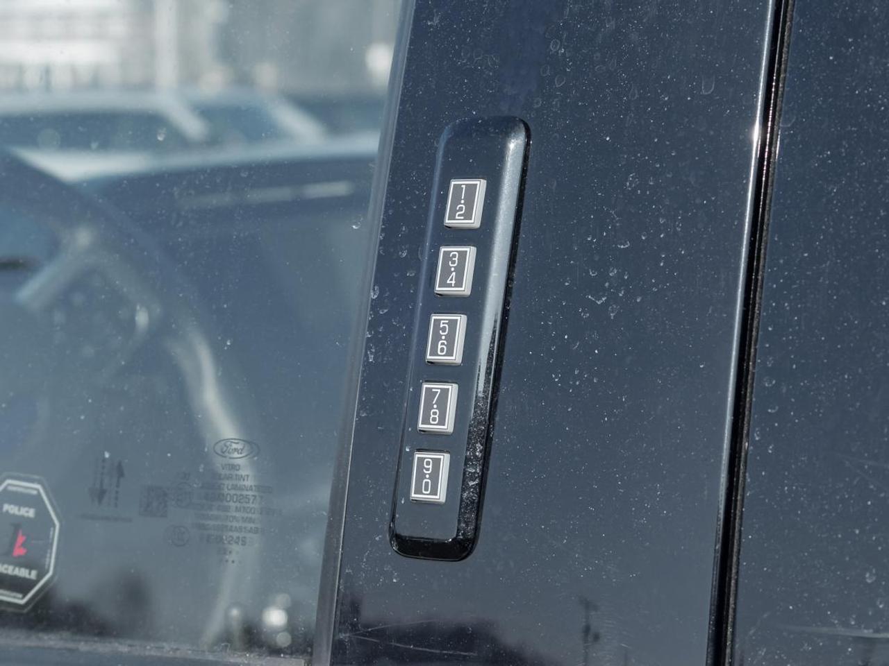 2024 Ford F-150 Lightning XLT Photo4