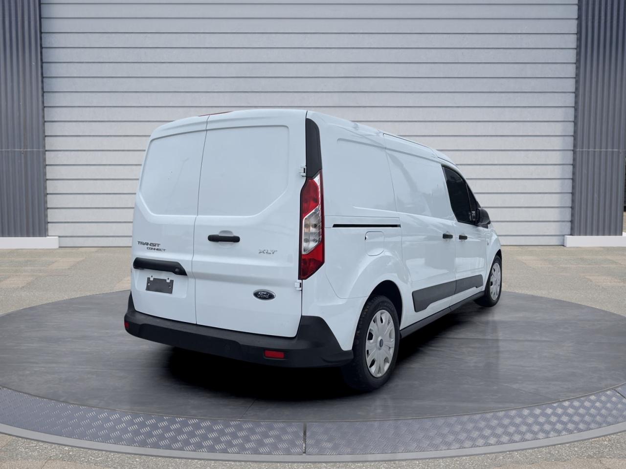 2022 Ford Transit Connect Van XLT Photo3