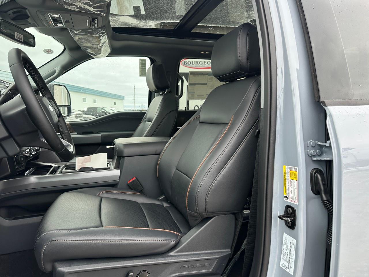 2026 Ford F-350 Super Duty SRW LARIAT 4WD CREW CAB 6.75' BOX Photo