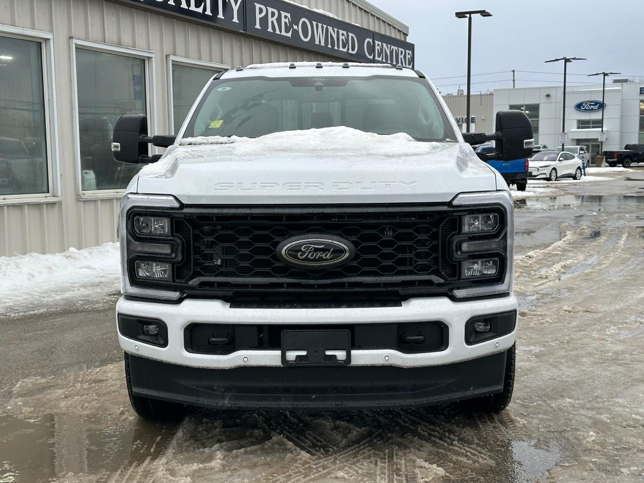 2026 Ford F-350 Super Duty SRW LARIAT 4WD CREW CAB 6.75' BOX Photo2