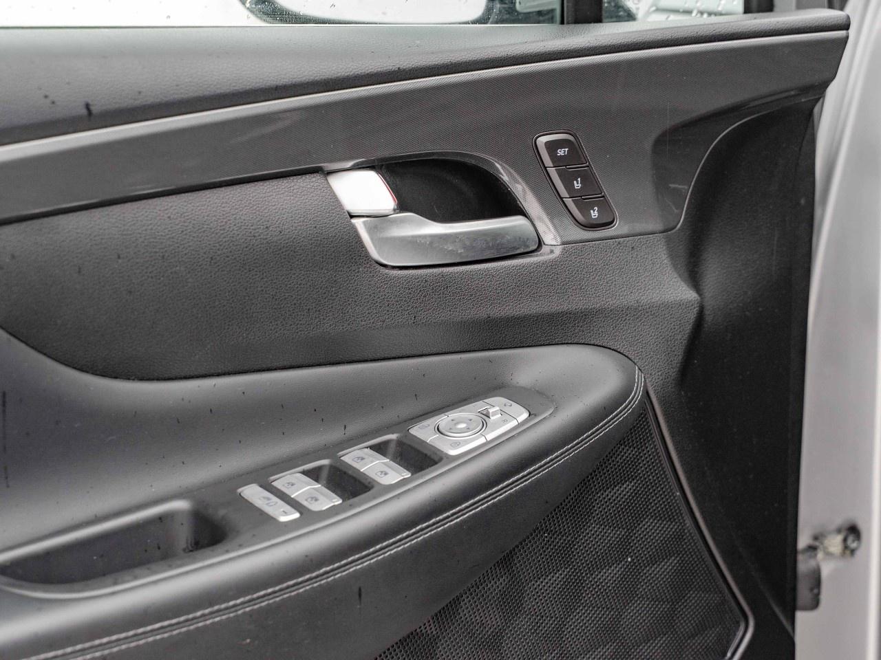 2022 Hyundai Santa Fe ULTIMATE CALLIGRAPHY AWD Photo