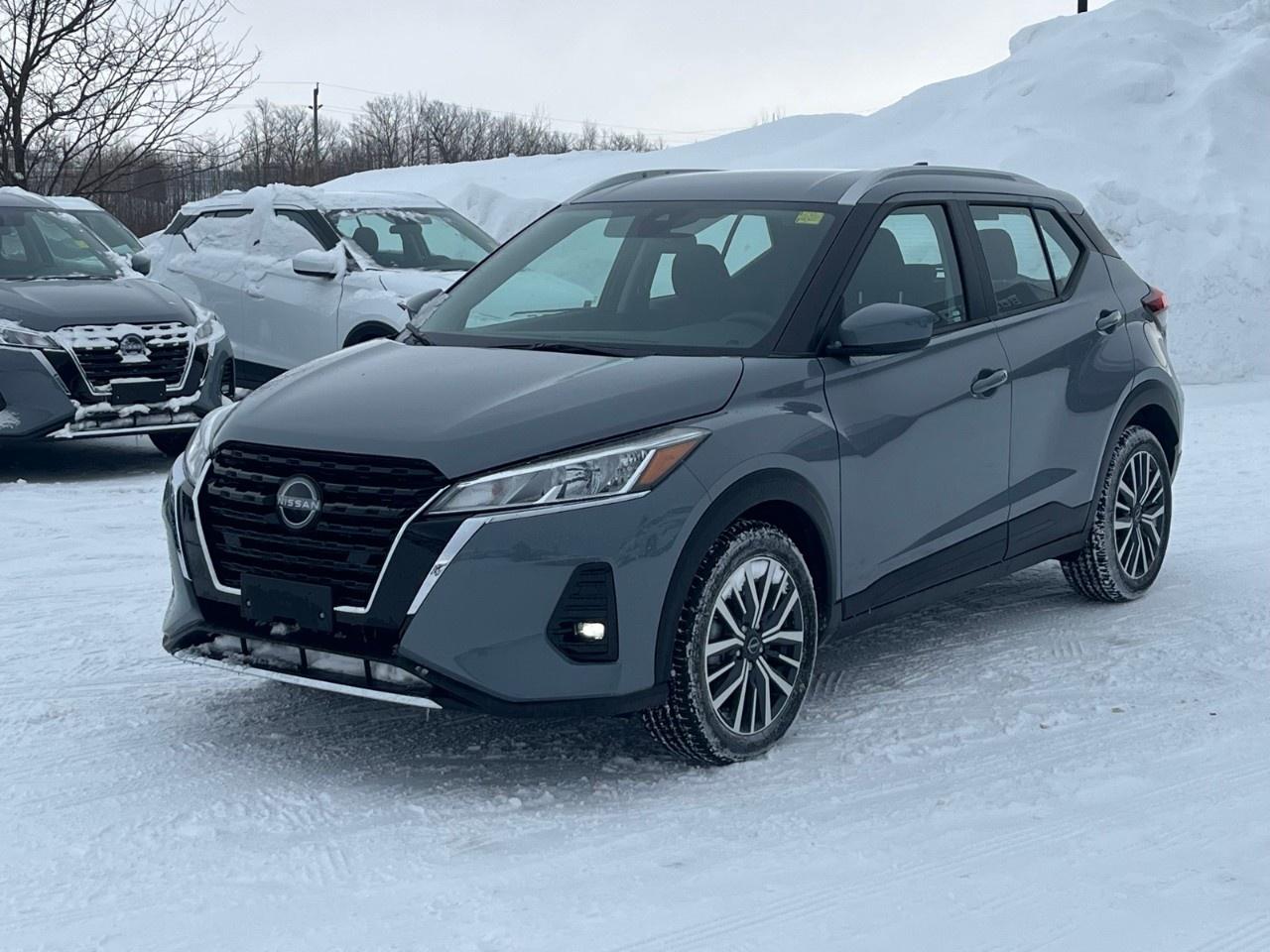 2025 Nissan Kicks Play SV FWD Photo2