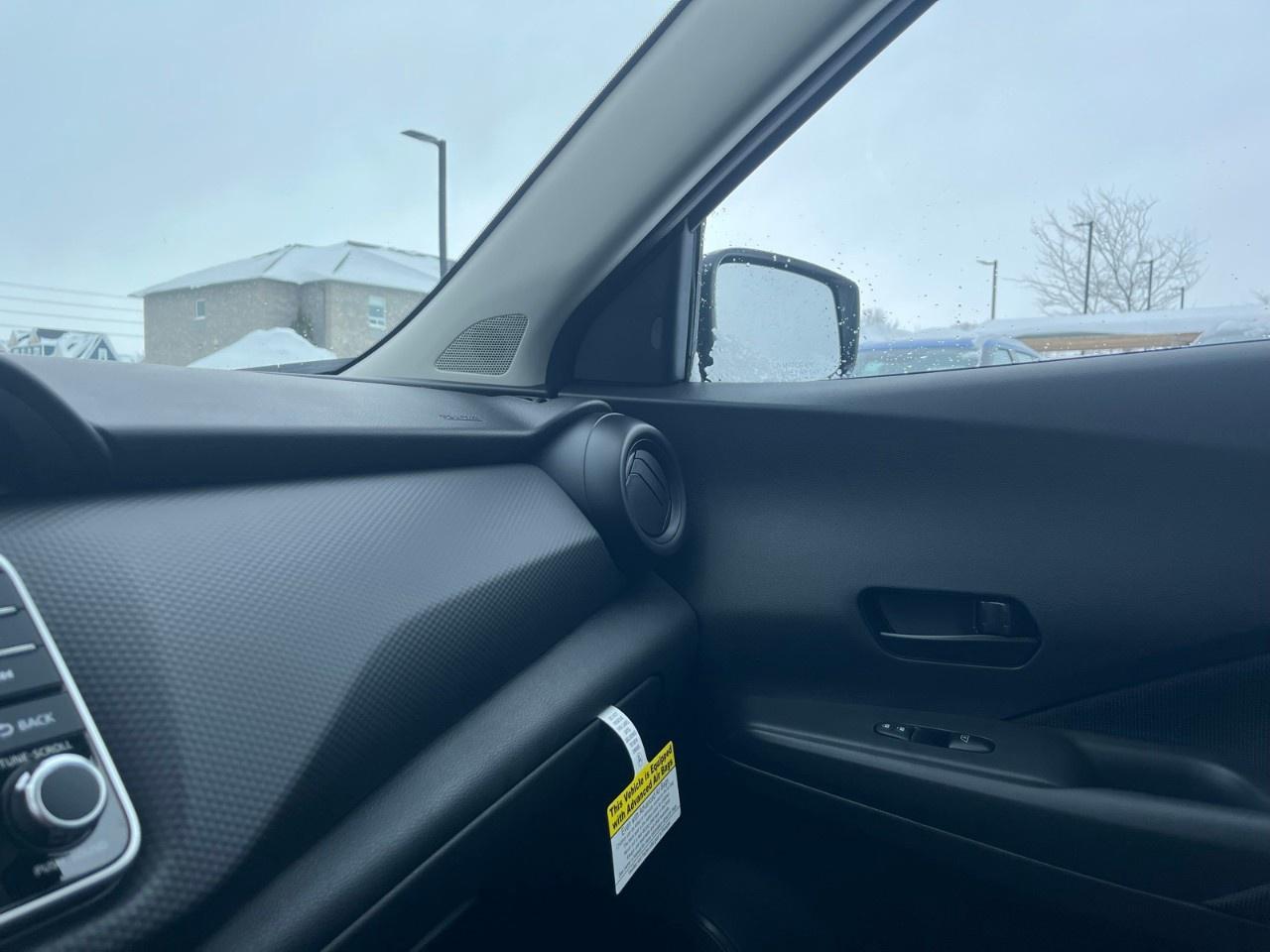 2025 Nissan Kicks Play S FWD Photo