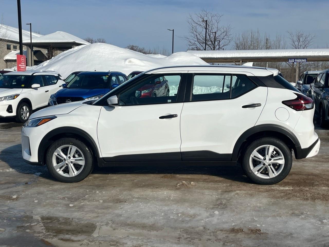 2025 Nissan Kicks Play S FWD Photo