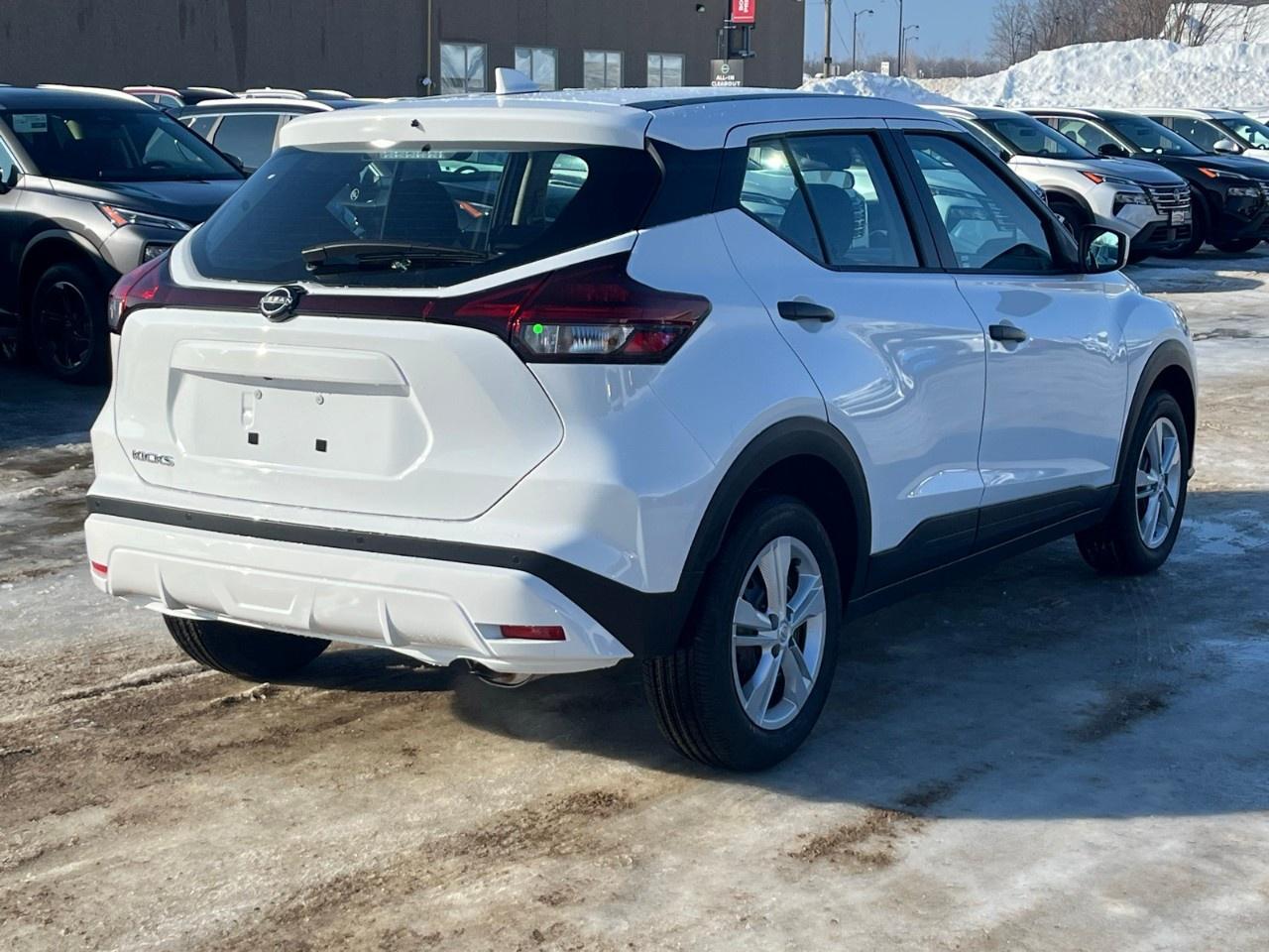 2025 Nissan Kicks Play S FWD Photo