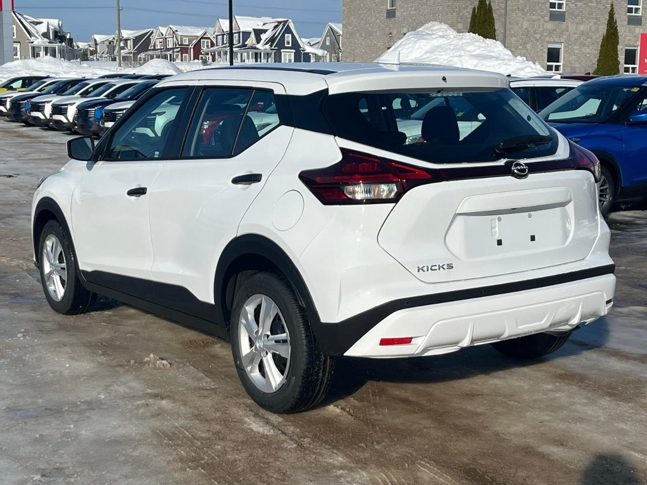 2025 Nissan Kicks Play S FWD Photo