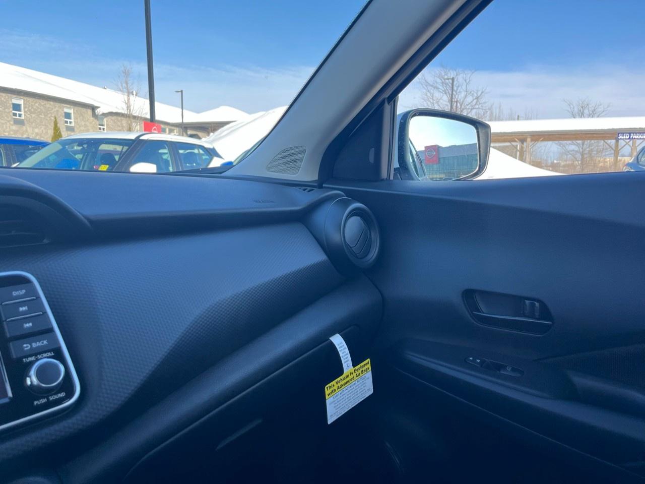 2025 Nissan Kicks Play S FWD Photo