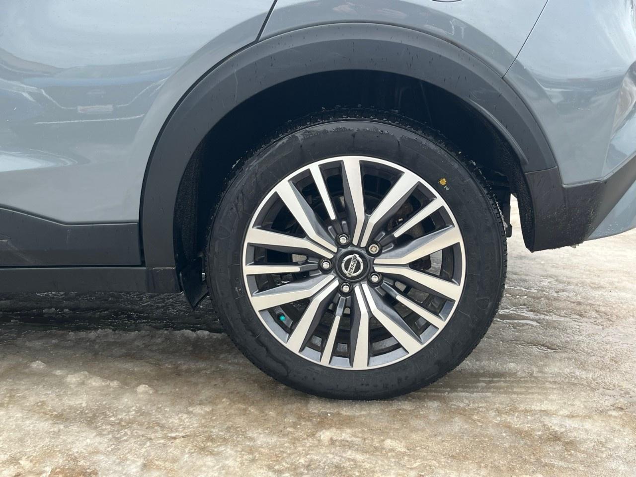 2021 Nissan Kicks SV FWD Photo