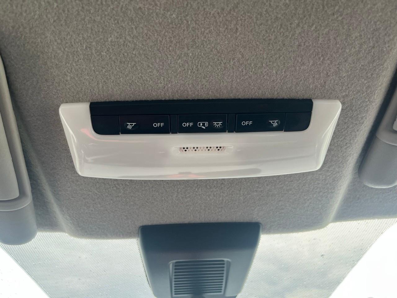 2021 Nissan Kicks SV FWD Photo