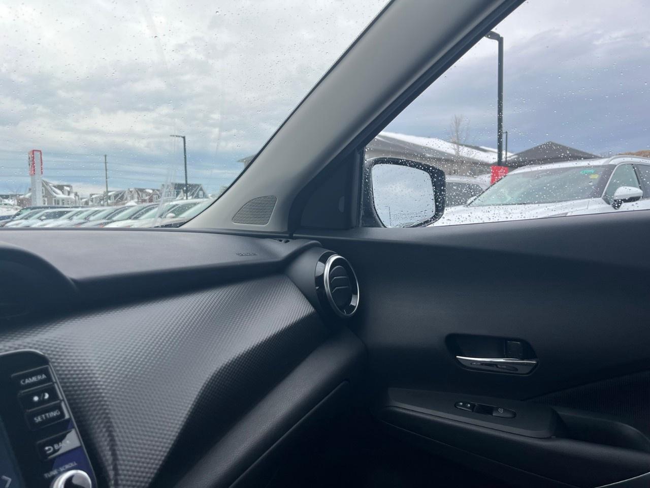 2021 Nissan Kicks SV FWD Photo