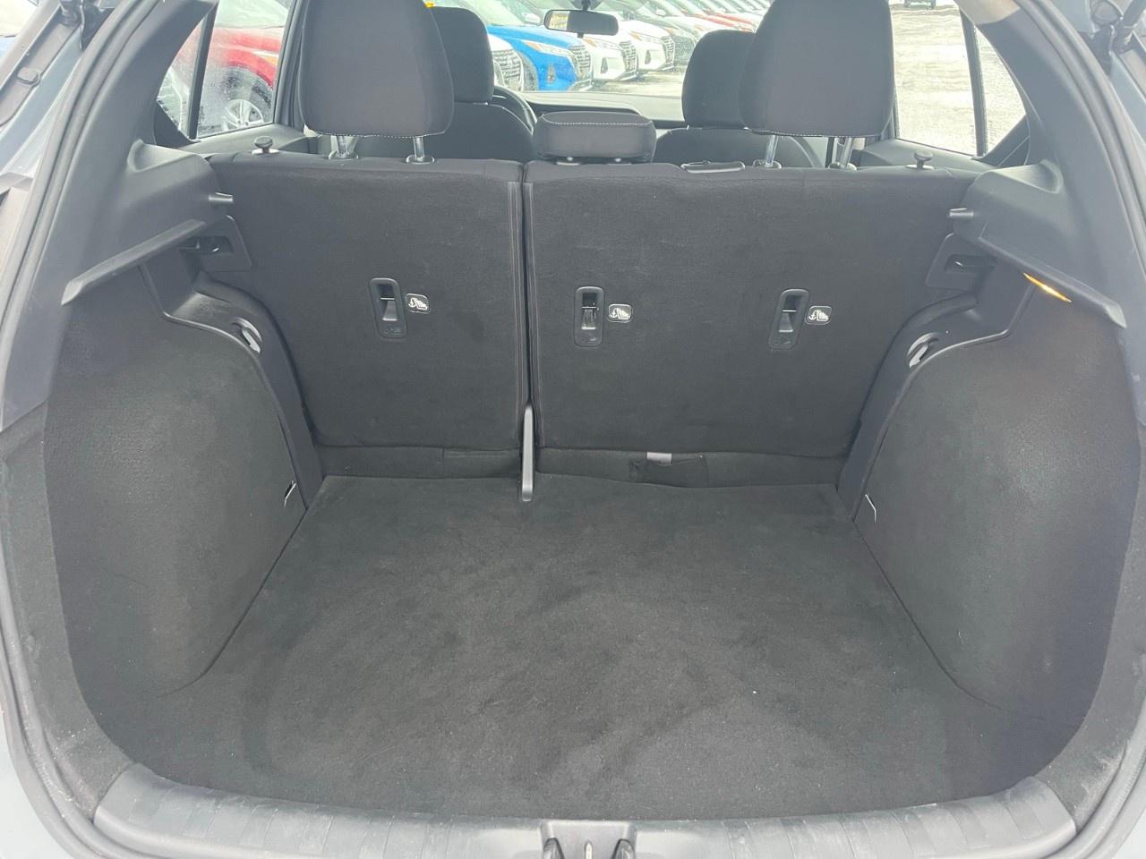 2021 Nissan Kicks SV FWD Photo