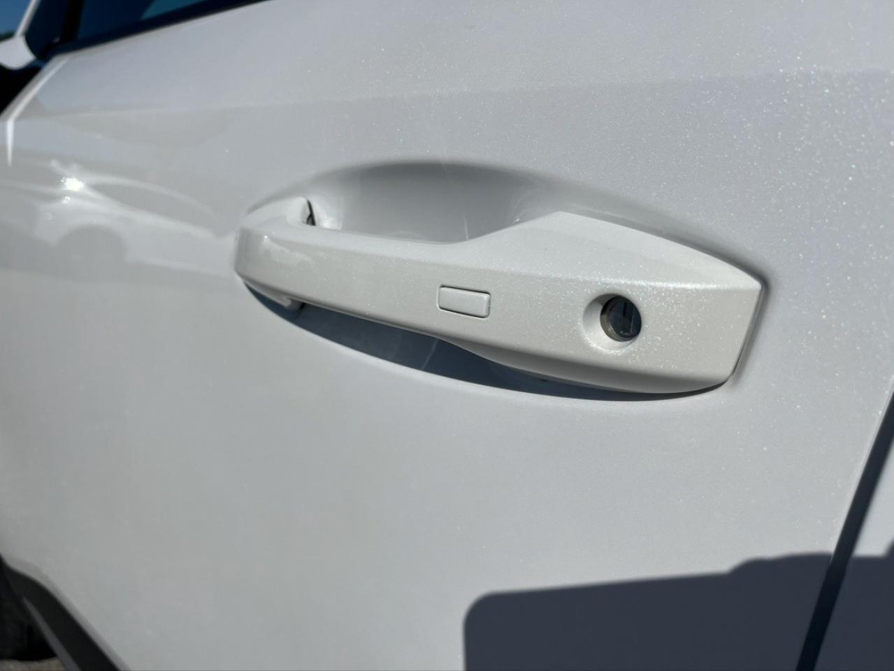 2026 Nissan Kicks SV AWD Photo3