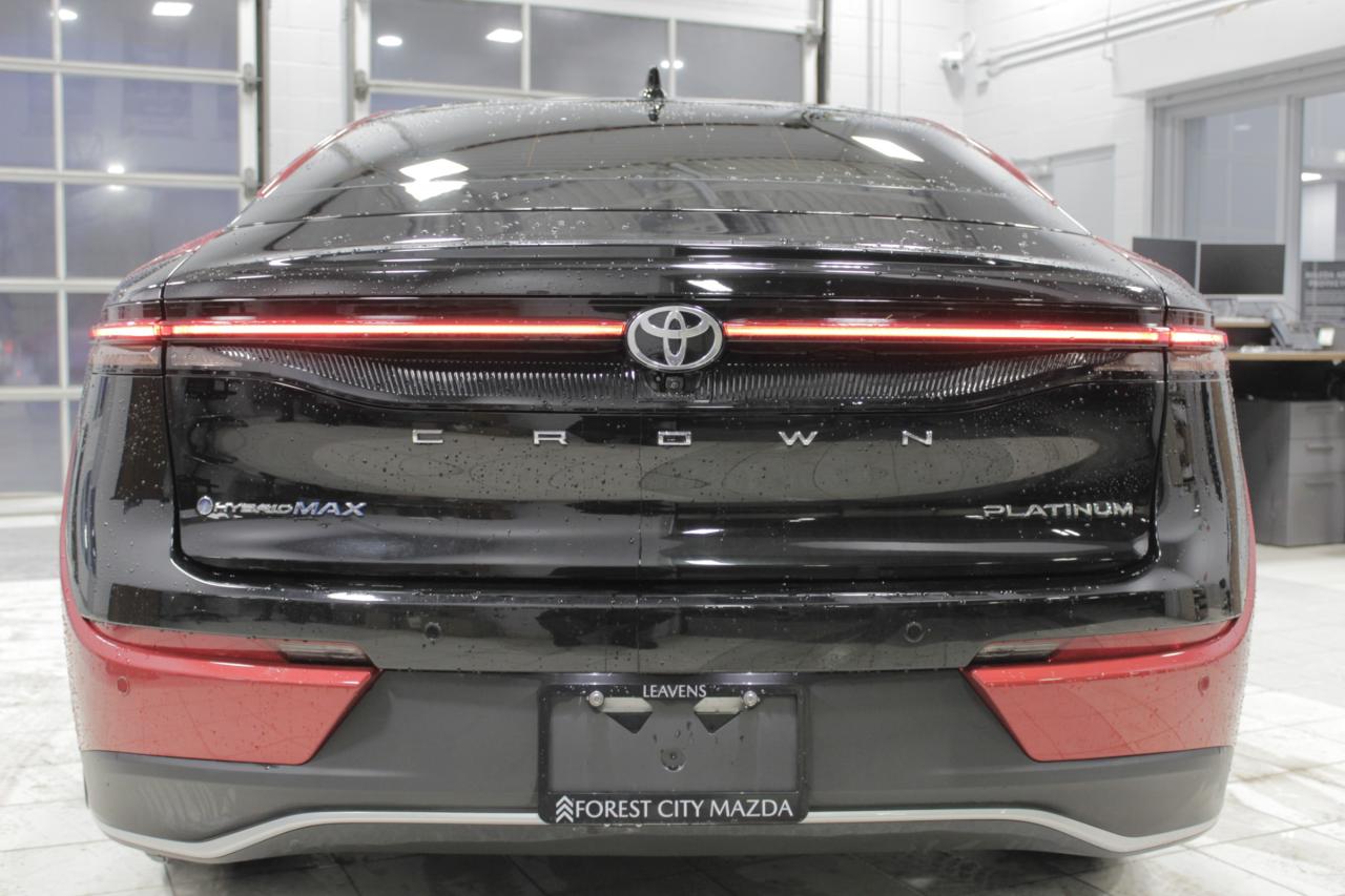 2024 Toyota Crown Platinum Photo