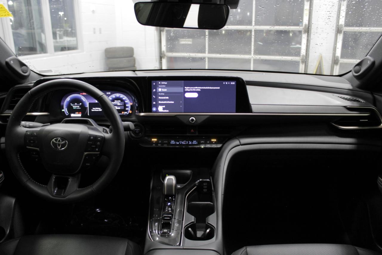 2024 Toyota Crown Platinum Photo