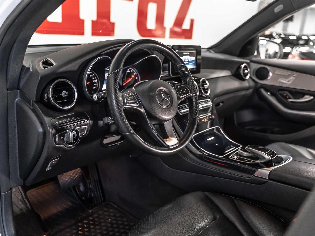 2017 Mercedes-Benz GLC GLC 300|ACCIDENT FREE|ONTARIO VEHICLE|BLINDSPOT Photo