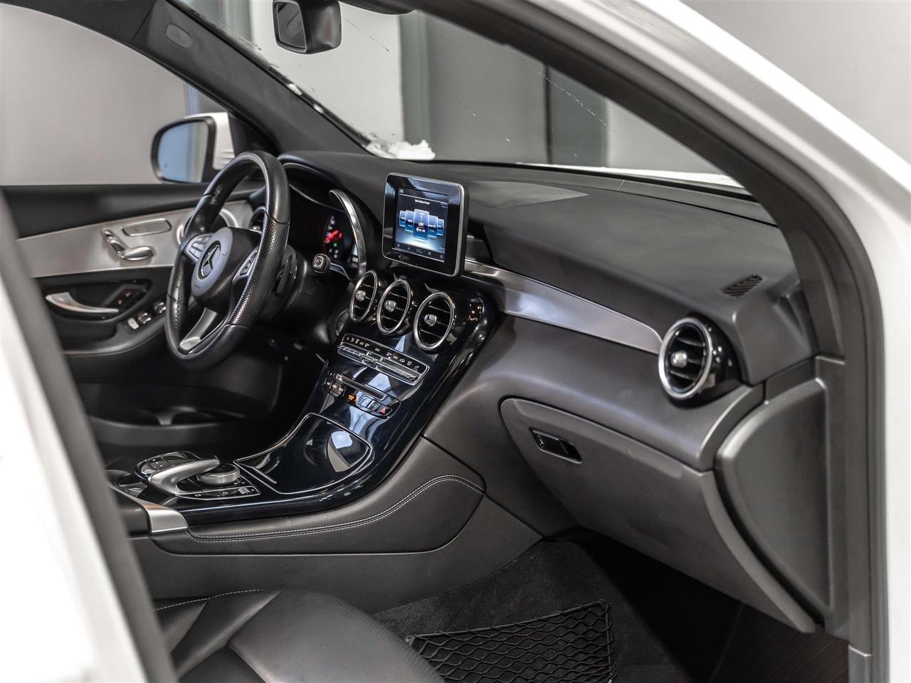 2017 Mercedes-Benz GLC GLC 300|ACCIDENT FREE|ONTARIO VEHICLE|BLINDSPOT Photo