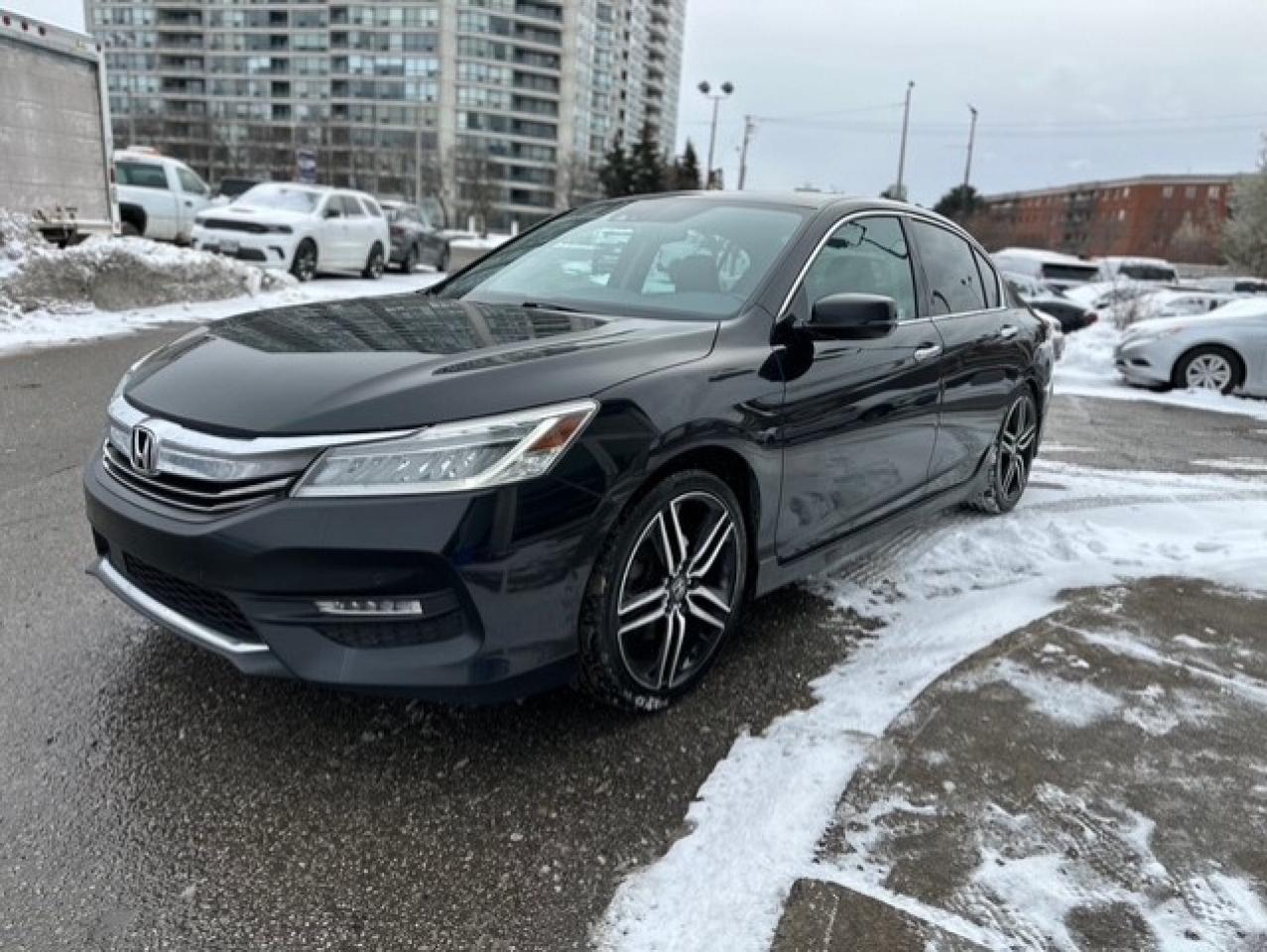 2016 Honda Accord Touring Photo
