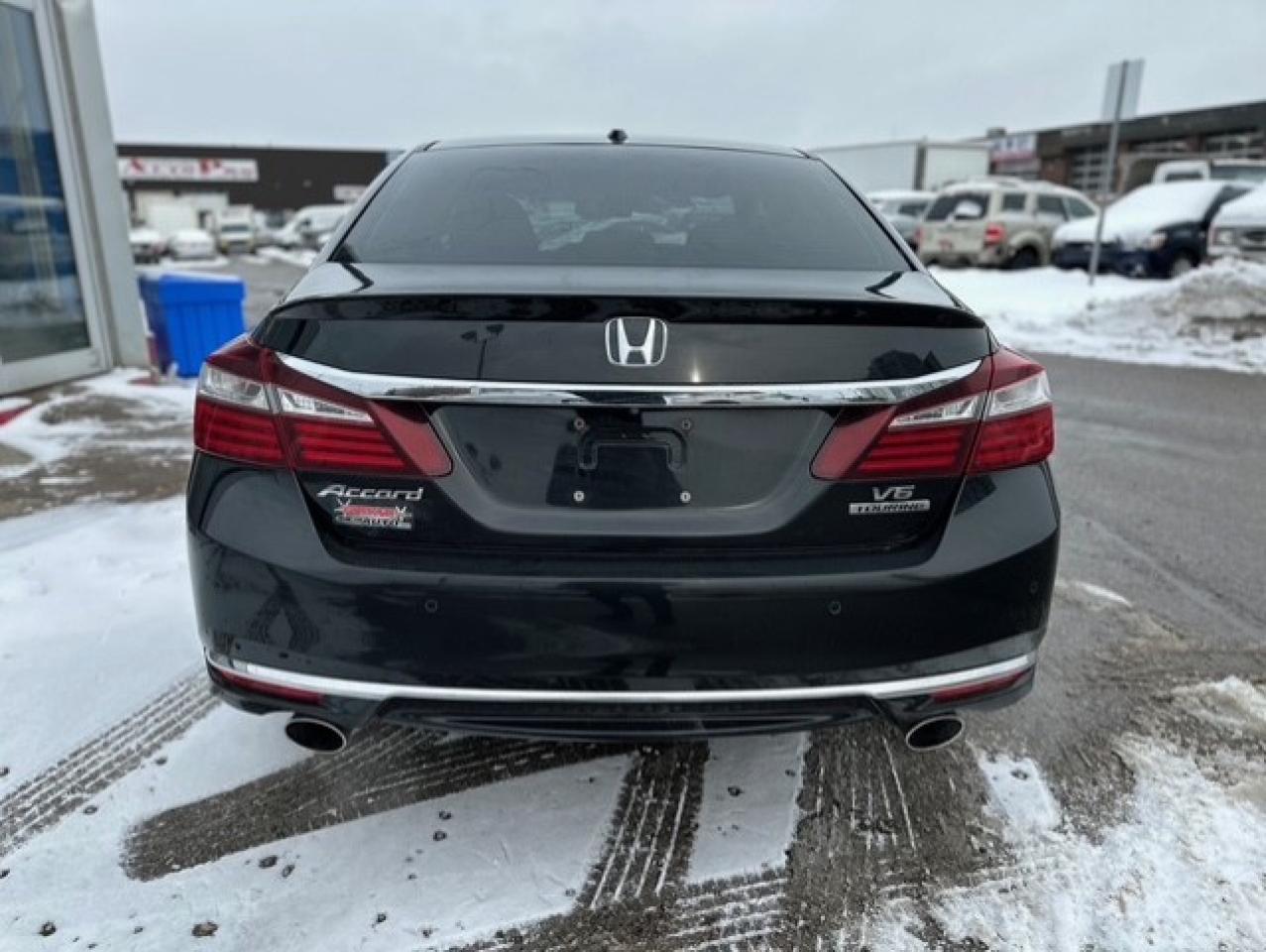 2016 Honda Accord Touring Photo