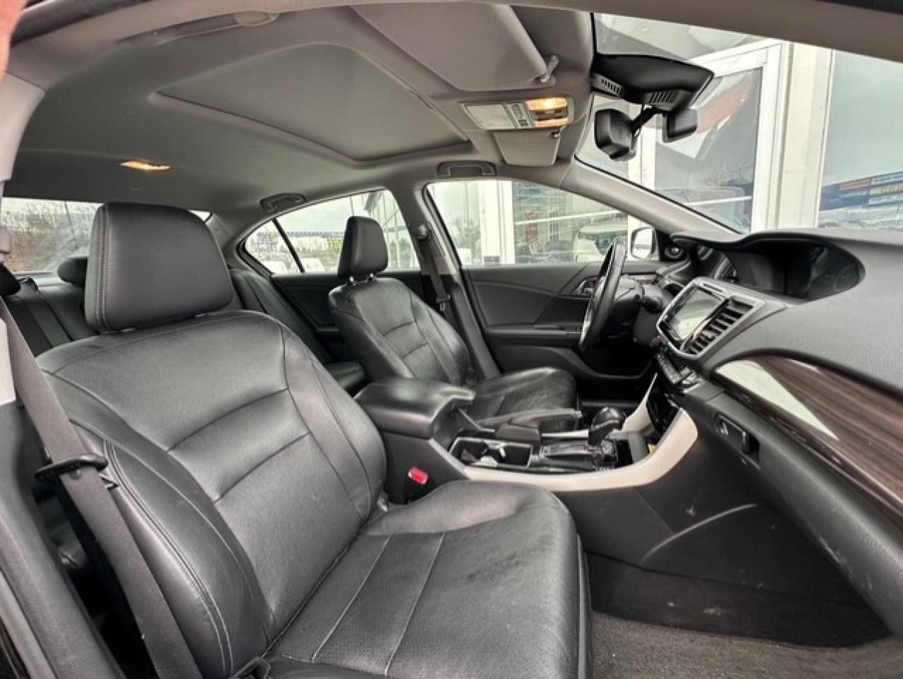 2016 Honda Accord Touring Photo