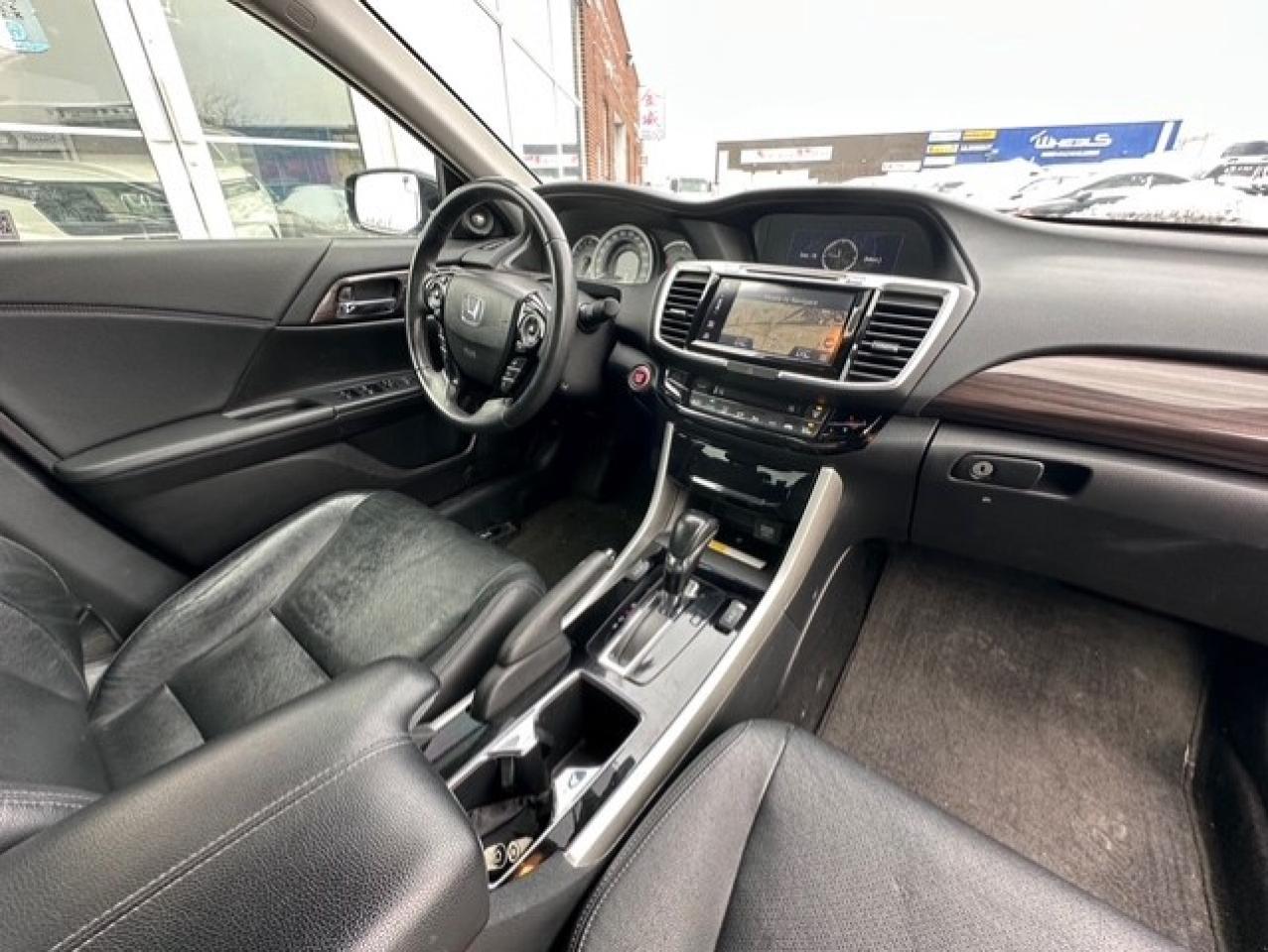 2016 Honda Accord Touring Photo