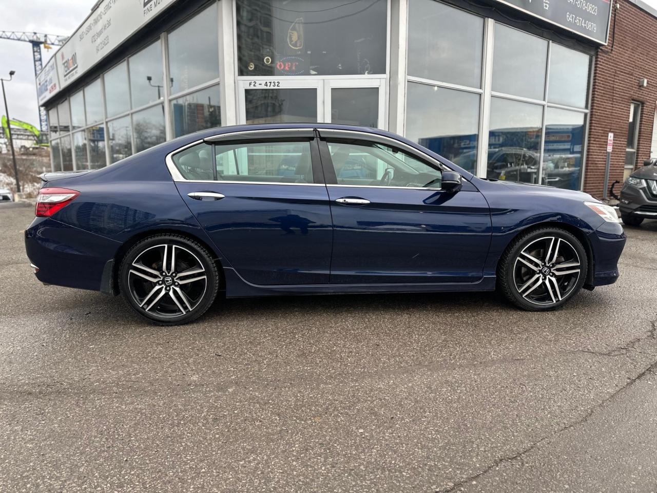 2016 Honda Accord Touring Photo