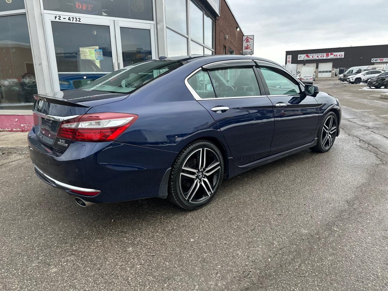 2016 Honda Accord Touring Photo