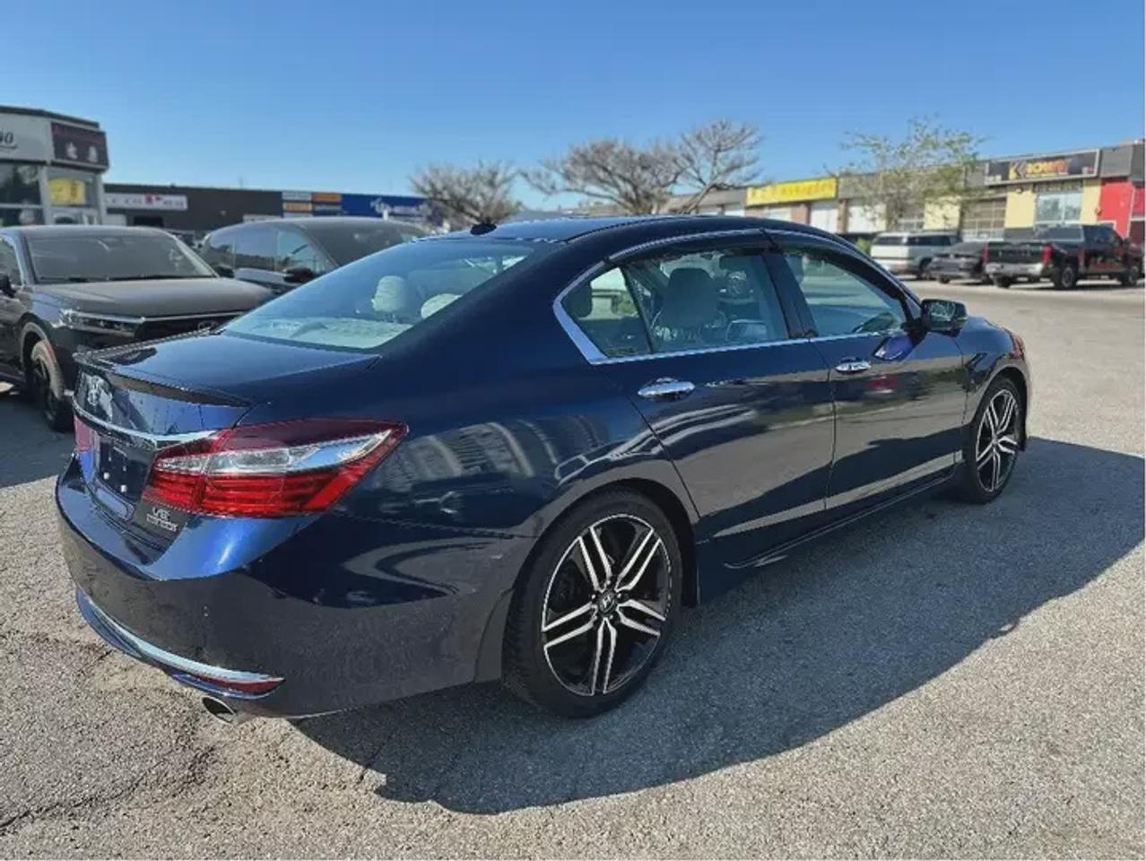 2016 Honda Accord Touring V6 Photo