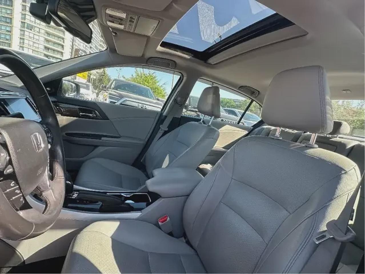 2016 Honda Accord Touring V6 Photo