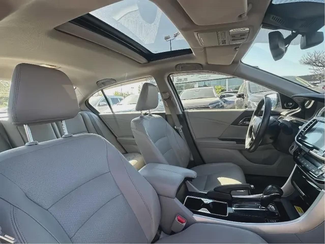 2016 Honda Accord Touring V6 Photo