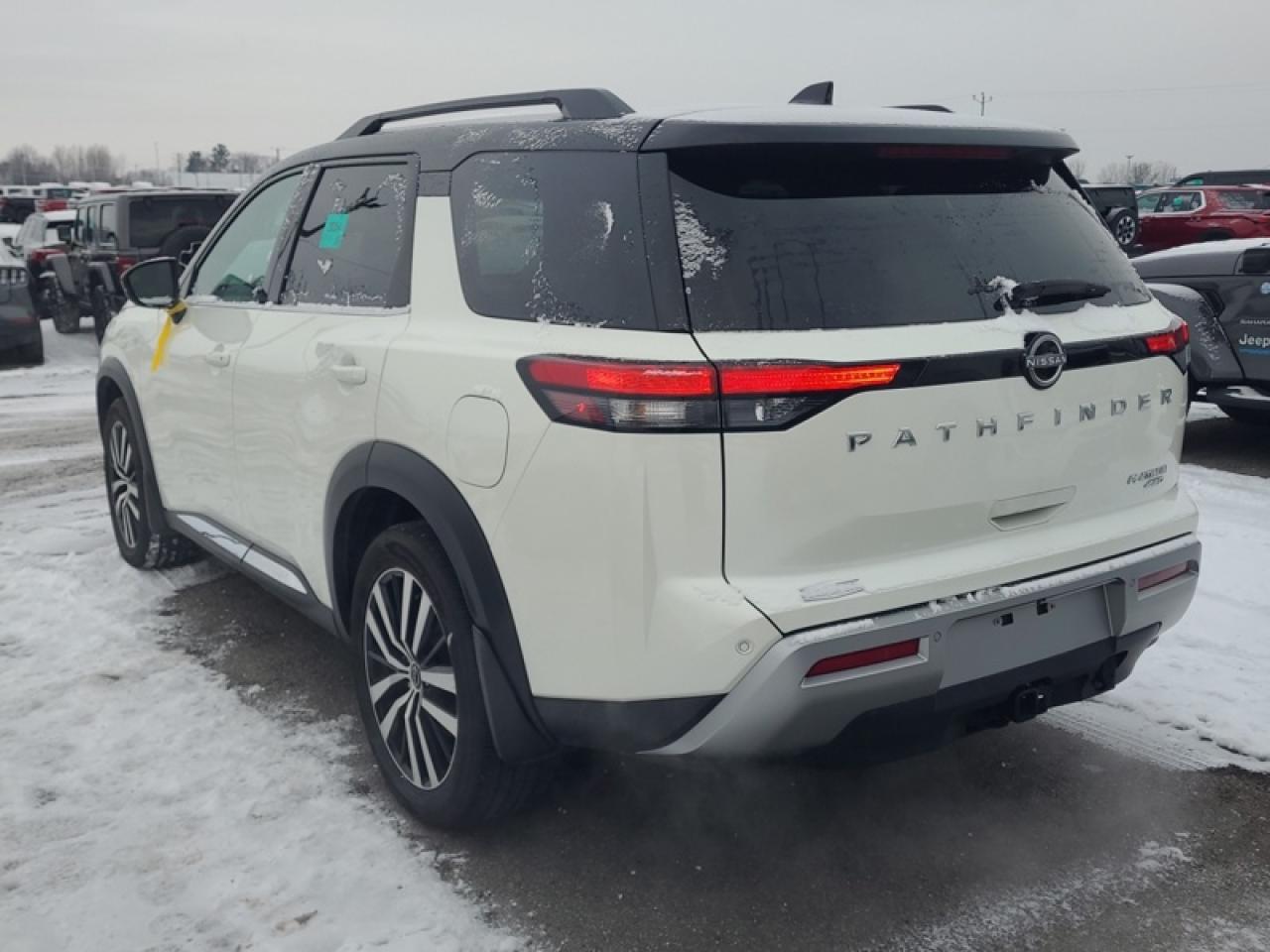 2024 Nissan Pathfinder Platinum  - Leather Seats Photo