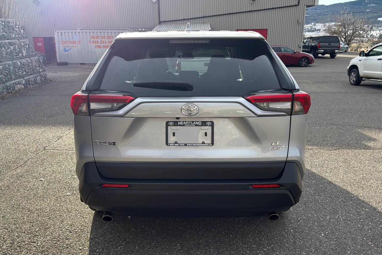 2024 Toyota RAV4 LE Photo