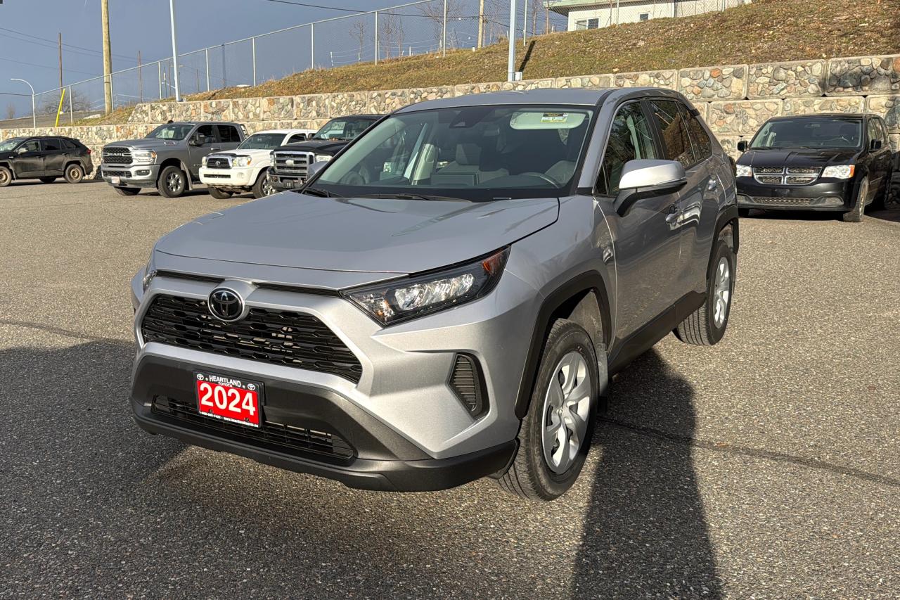 2024 Toyota RAV4 LE Photo2