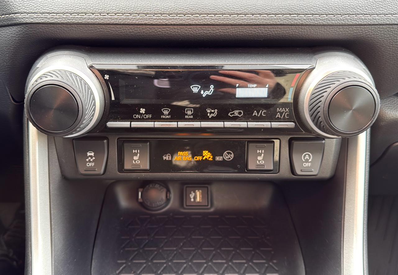 2024 Toyota RAV4 LE Photo