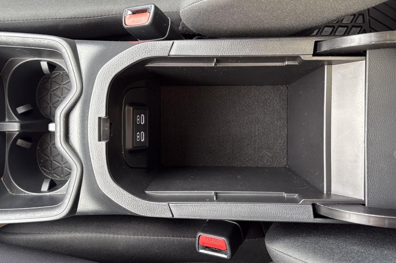 2024 Toyota RAV4 LE Photo