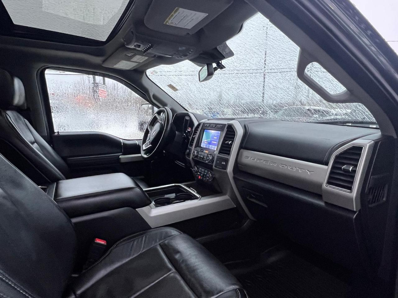 2020 Ford SUPER DUTY F-250 SRW LARIAT Photo